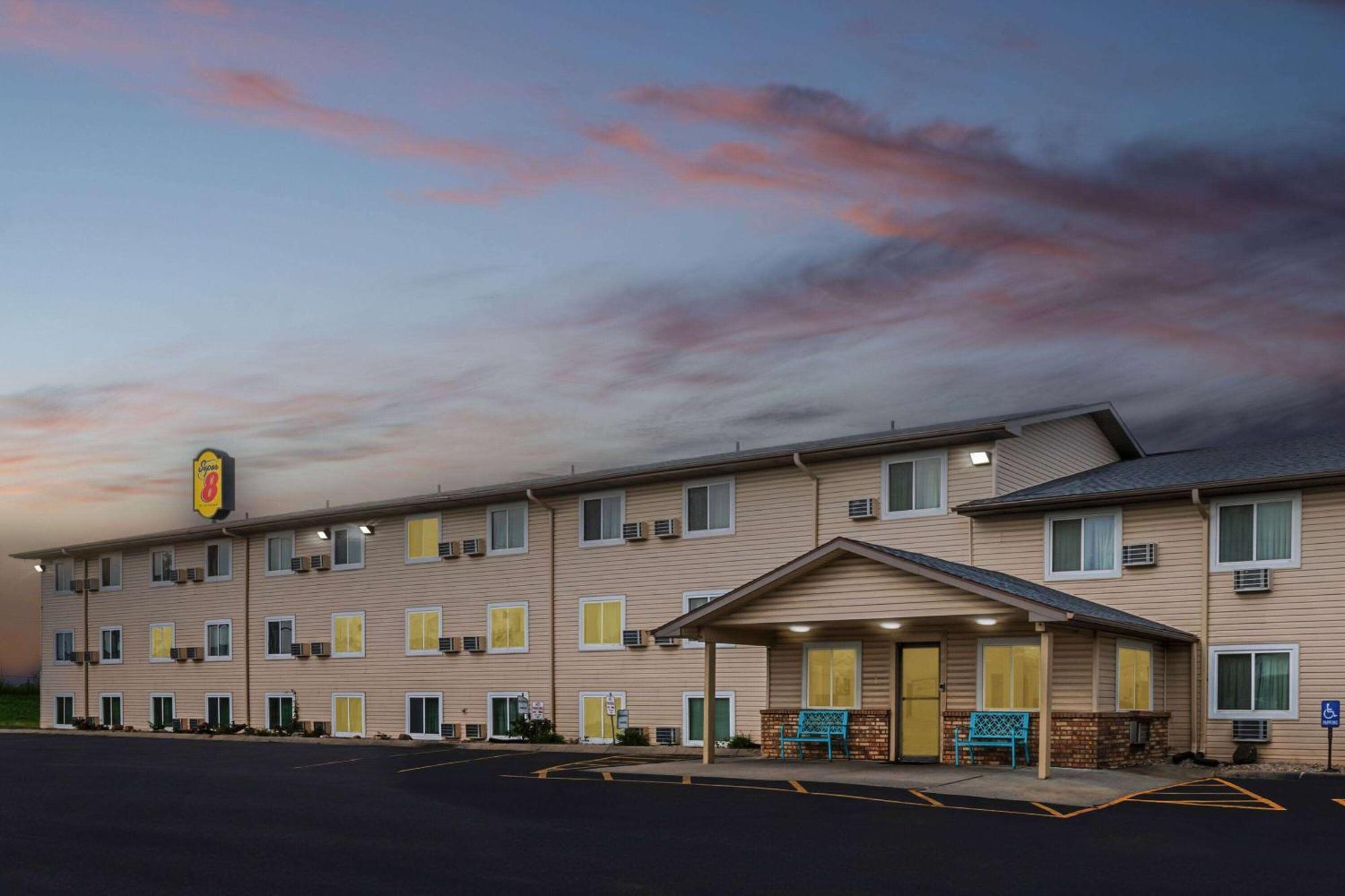 Motel Super 8 By Wyndham Council Bluffs Ia Omaha Ne Area Exterior foto